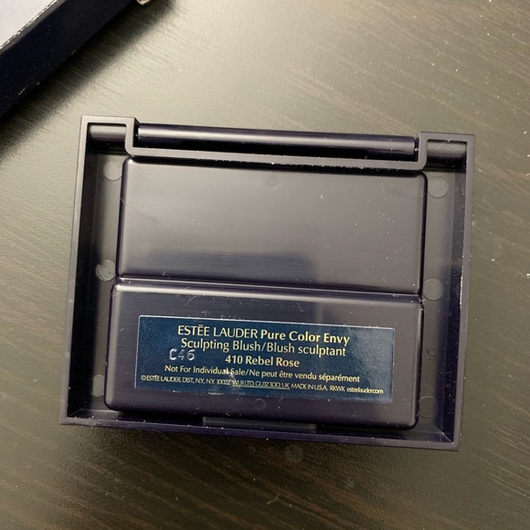 ESTEE LAUDER pure color sculpting blush - Picture 4 of 4